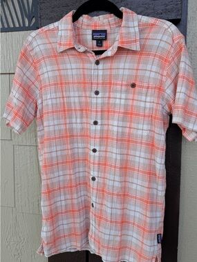 Patagonia Mens Short Sleeve Button Down Plaid Shirt Coral Tan White Size S